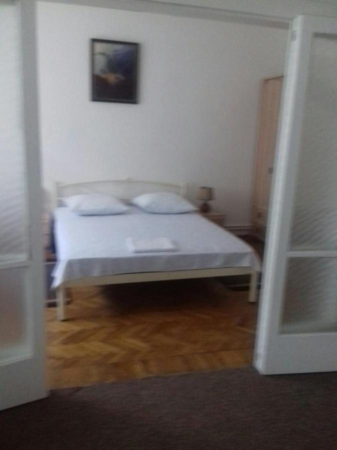 Gelena Гостьовий Двір Užhorod Exteriér fotografie